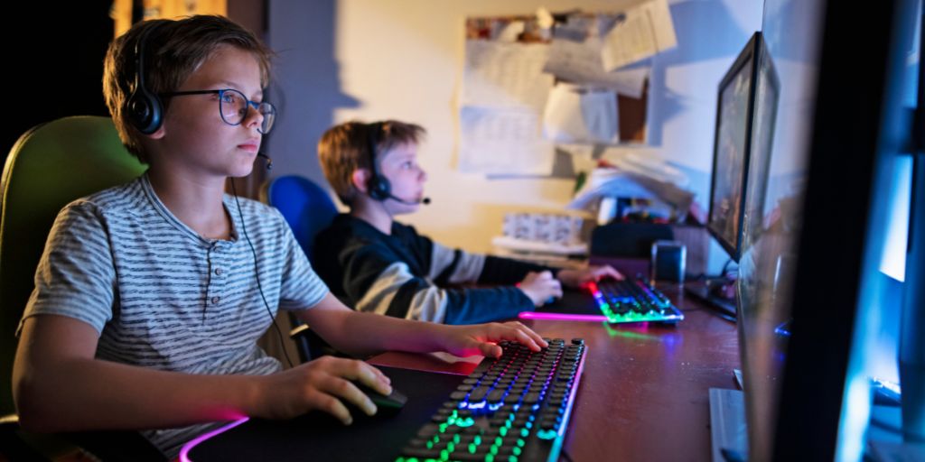 Why Do Gamers Use 2 Headsets